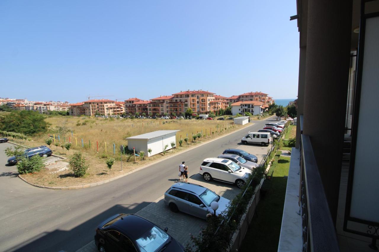 Sorrento - Menada Apartments Sveti Vlas Bagian luar foto