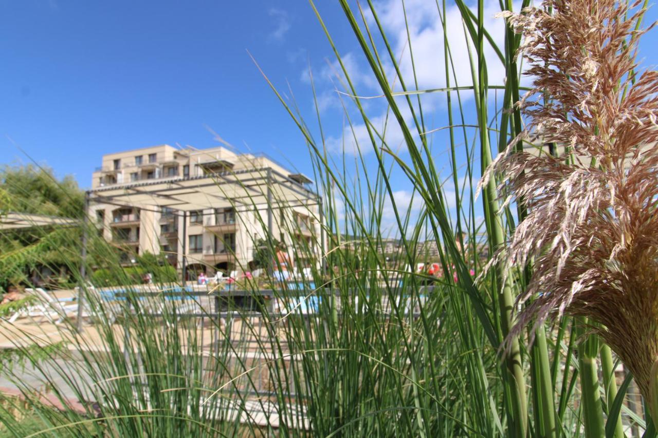 Sorrento - Menada Apartments Sveti Vlas Bagian luar foto