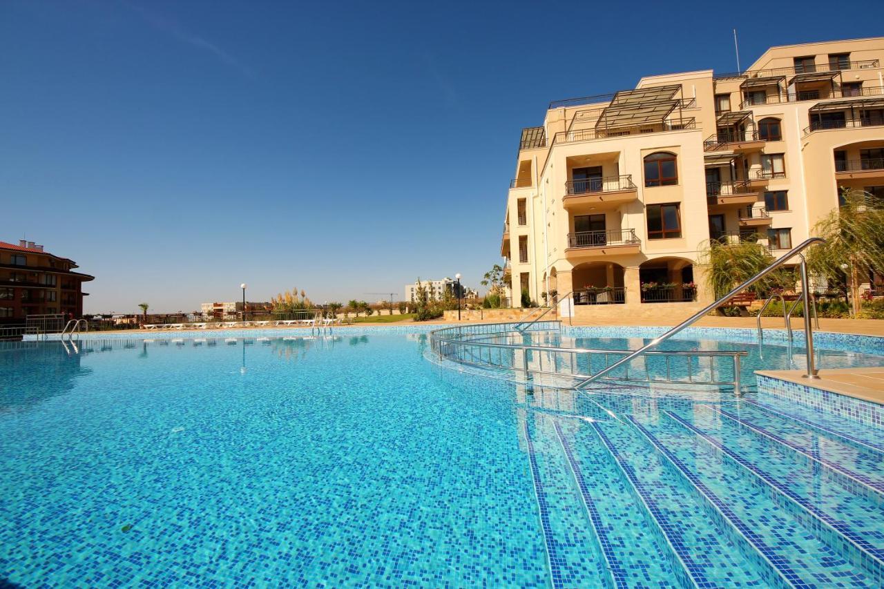 Sorrento - Menada Apartments Sveti Vlas Bagian luar foto