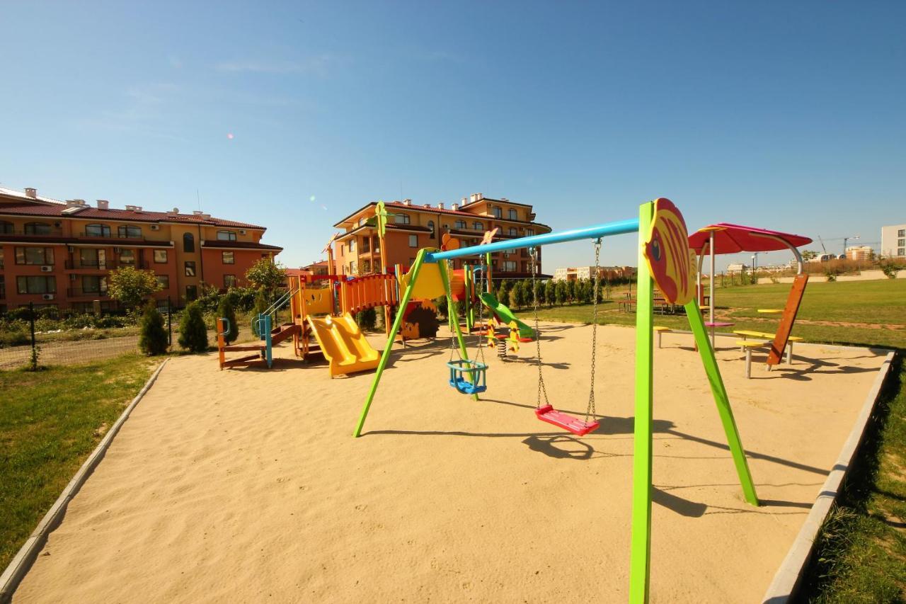 Sorrento - Menada Apartments Sveti Vlas Bagian luar foto