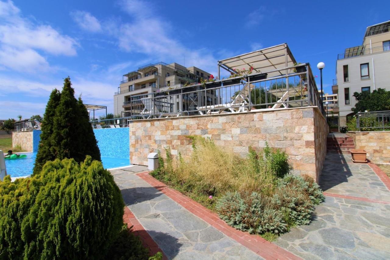 Sorrento - Menada Apartments Sveti Vlas Bagian luar foto